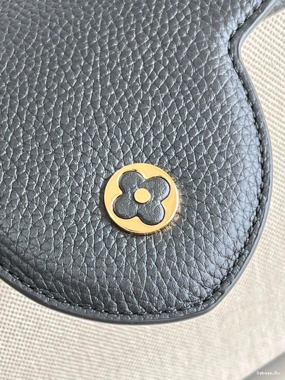 LOUIS CAPUCINES VUITTON MM 0515